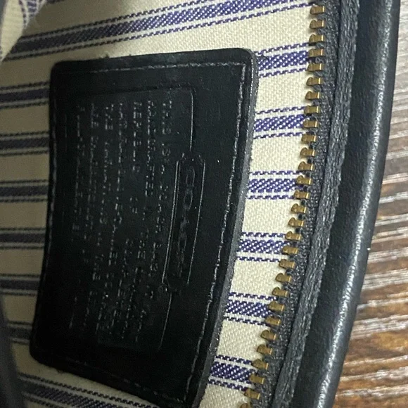 Vintage Coach 1990’s cosmetic case - Picture 5 of 6